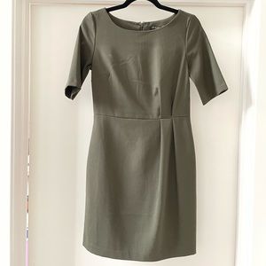Banana Republic sage green capped sleeve dress